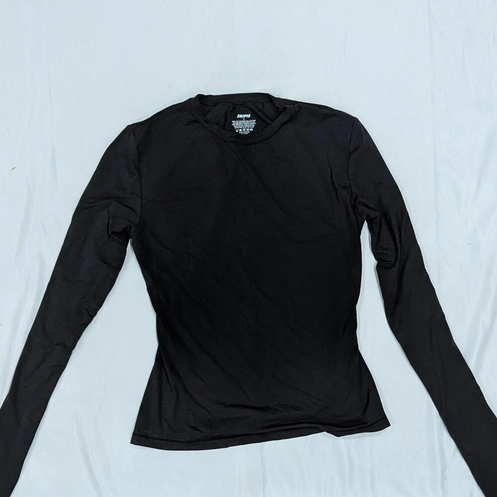SIZE S Skims Fits Everybody Long Sleeve T-Shirt Black Onyx (AP-TSH-0650) - Picture 2 of 4